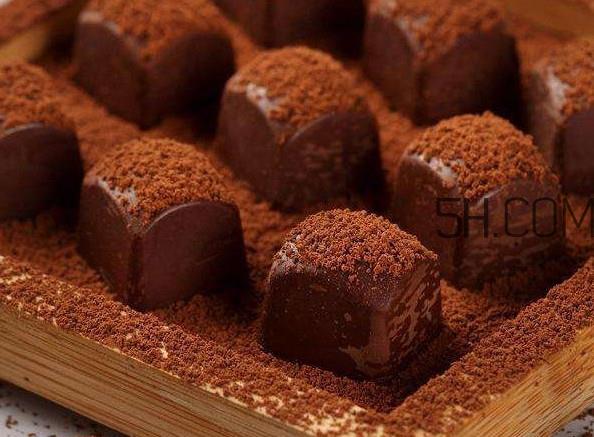 松露巧克力有松露吗?松露巧克力有保质期吗 松露巧克力有松露吗?松露巧克力有保质期吗