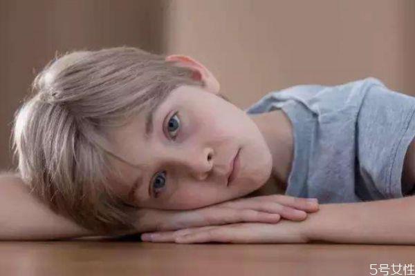 离异家庭的孩子的心理 离异家庭的孩子是怎么想的 离异家庭的孩子的心理 离异家庭的孩子是怎么想的