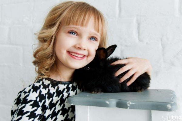 离异家庭的孩子的心理 离异家庭的孩子是怎么想的 离异家庭的孩子的心理 离异家庭的孩子是怎么想的