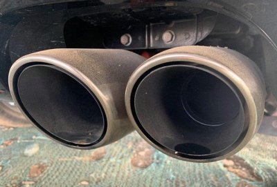 ​排气管流水出来正常吗