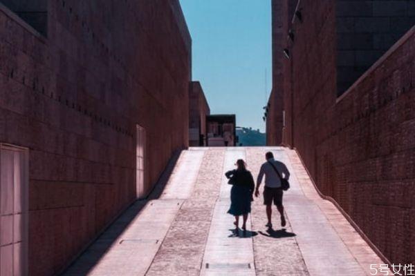 婚姻出轨怎么解决 如何结束出轨的婚姻 婚姻出轨怎么解决 如何结束出轨的婚姻