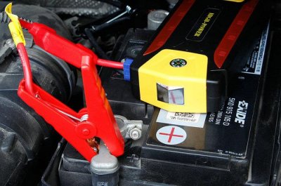 ​汽车停多久需要启动一次