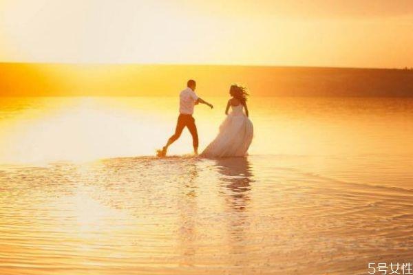 婚前应该同居吗 婚前应不应该住在一起 婚前应该同居吗 婚前应不应该住在一起