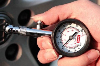 ​汽车胎压正常值是多少