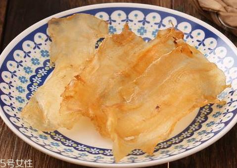 鳕鱼胶多少钱一斤 鳕鱼胶的挑选技巧 鳕鱼胶多少钱一斤 鳕鱼胶的挑选技巧