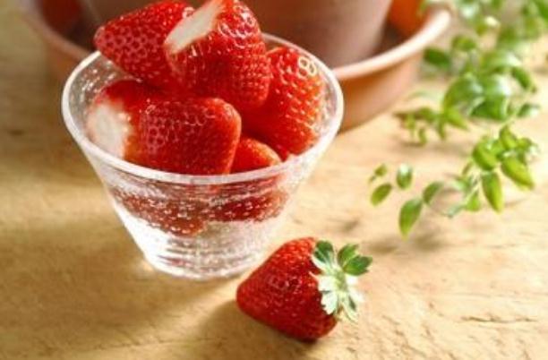 吃草莓减肥还是发胖 吃草莓会长胖吗 吃草莓减肥还是发胖 吃草莓会长胖吗