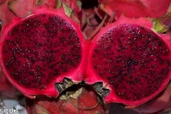 火龙果有什么作用 为什么火龙果吃了会拉肚子 火龙果有什么作用 为什么火龙果吃了会拉肚子