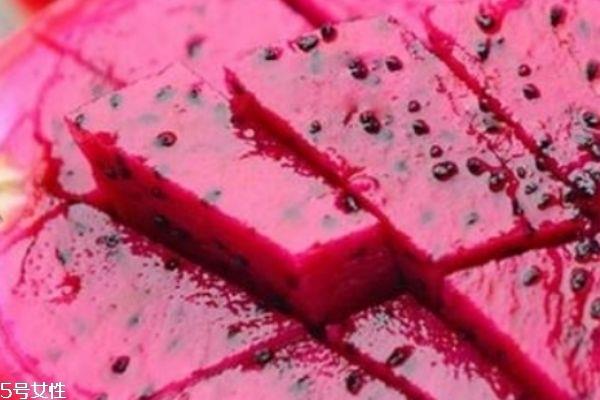 火龙果有什么作用 为什么火龙果吃了会拉肚子 火龙果有什么作用 为什么火龙果吃了会拉肚子