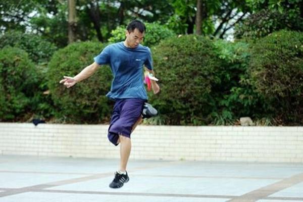 踢毽子可以瘦腿吗 踢毽子多久能达到减肥效果 踢毽子可以瘦腿吗 踢毽子多久能达到减肥效果