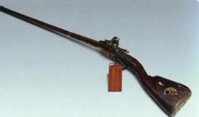 ​清朝戴梓已经发明出了机关枪，为什么康熙却不重视？