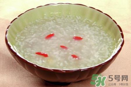 产妇喝米酒后还能喂奶吗?哺乳期喝米酒会影响喂奶吗? 产妇喝米酒后还能喂奶吗?哺乳期喝米酒会影响喂奶吗?