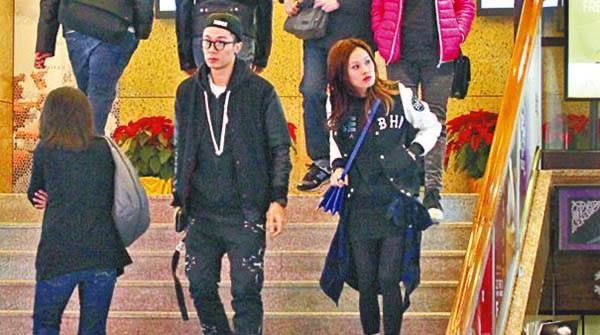 娱乐周柏豪老婆叫什么 相恋10年不离不弃终成眷属好幸福 2