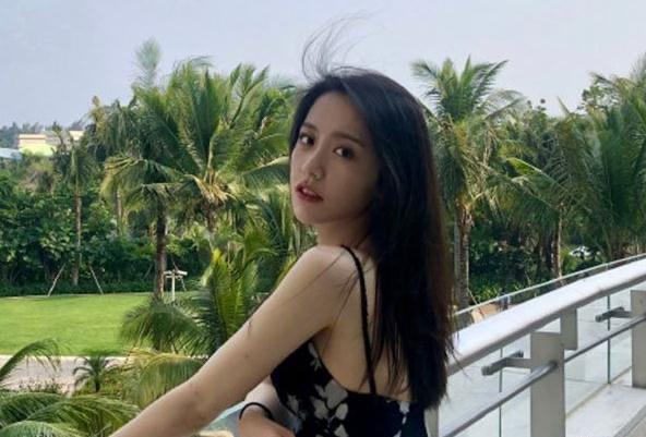 娱乐演员王艺瑾个人资料,因参加创造营疑似被扒出校园恋情 1