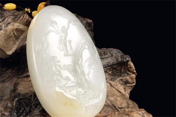 为什么和田玉会越戴越黄 和田玉变黄了怎么办 为什么和田玉会越戴越黄 和田玉变黄了怎么办