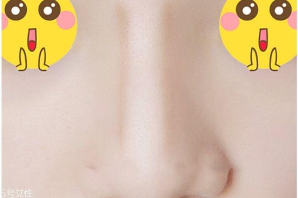 修容棒怎么画鼻子 鼻影的画法图解 修容棒怎么画鼻子 鼻影的画法图解