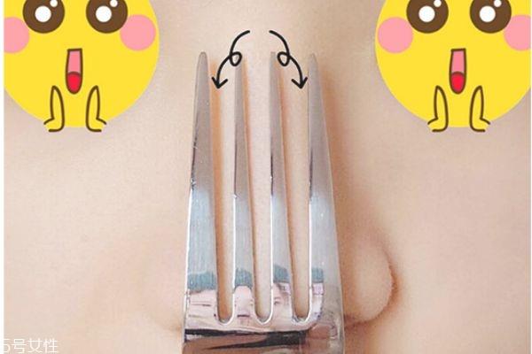 修容棒怎么画鼻子 鼻影的画法图解 修容棒怎么画鼻子 鼻影的画法图解