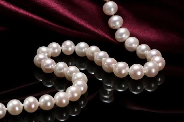 珍珠项链怎么区分好坏 珍珠项链是海水好还是淡水好 珍珠项链怎么区分好坏 珍珠项链是海水好还是淡水好