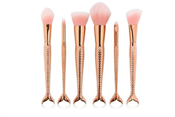 粉底刷会把毛孔刷大吗 粉底刷对皮肤有害吗