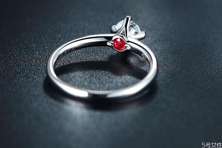 克徕帝和周大福哪个好 克徕帝钻石排名第几 克徕帝和周大福哪个好 克徕帝钻石排名第几