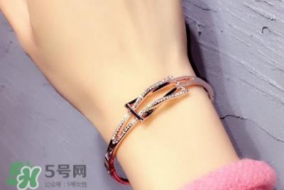 ​送女生手镯代表什么?男生送女生手镯的含义