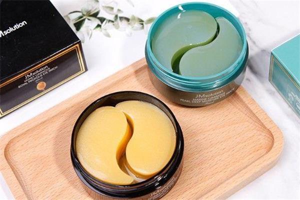 眼膜和眼霜哪个效果好 眼膜和眼霜可以一起使用吗 眼膜和眼霜哪个效果好 眼膜和眼霜可以一起使用吗