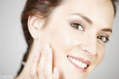 ​嘴巴周围总是长痘怎么办 从这三个方面改善