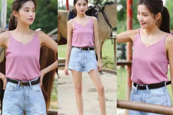 脖子短穿什么衣服好看 这样来挑选