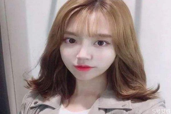 浅金亚麻色好看吗 好看的浅金亚麻色发型