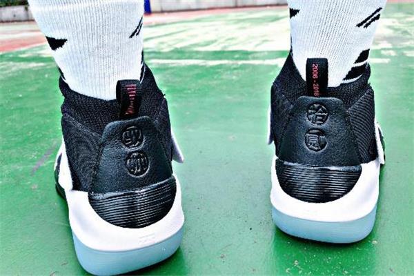 李宁驭帅12适合后卫吗 建议配精英袜