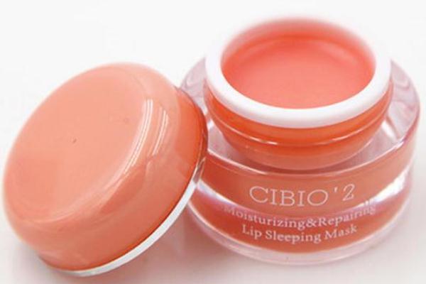 唇膜的保质期有多久 唇膜用完要洗掉吗 唇膜的保质期有多久 唇膜用完要洗掉吗