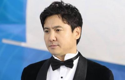 ​《欢乐喜剧人》四位冠军现状，两位大红大紫，两位人气仍然一般