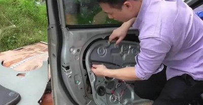 ​车门定损什么程度能换车门呢