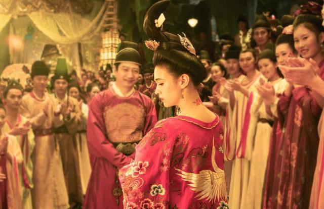 历史羞花形容古代哪个美女(羞花指的是哪位美女) 1