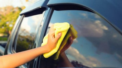 ​冬天车内玻璃起雾怎么办