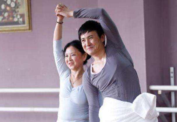 沈腾给儿子办百日宴，生日会比结婚现场还豪华，网友：有钱人