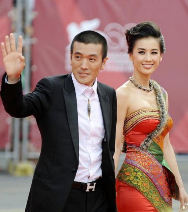 黄圣依和扬子为儿子办生日宴,儿子帅气像足了爸爸,一家人好幸福