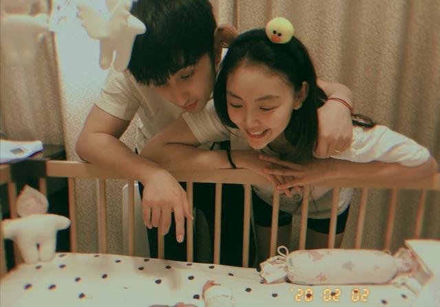 《一起同过窗》班长做爸爸了,假期在家狂秀恩爱,下一部有眉目了