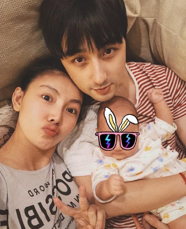 《一起同过窗》班长做爸爸了,假期在家狂秀恩爱,下一部有眉目了