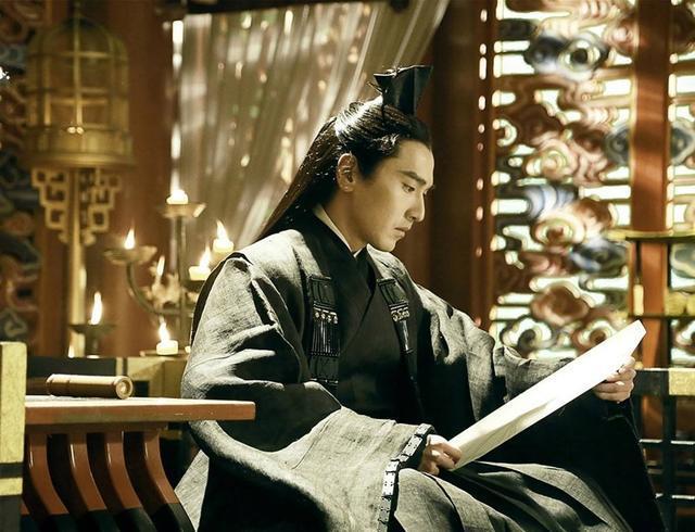 《三生三世》里,阿离是夜华的儿子,为什么不能当下一任天君?