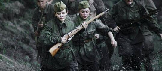 二战历史中的女狙击手,一人击杀309名德军,功成身退拜为少将