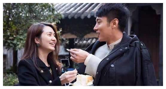 张丹峰好男人人设崩塌,又被扒做作举动,一旁吴倩厌恶眼神亮了