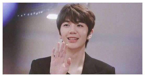 张丹峰好男人人设崩塌,又被扒做作举动,一旁吴倩厌恶眼神亮了