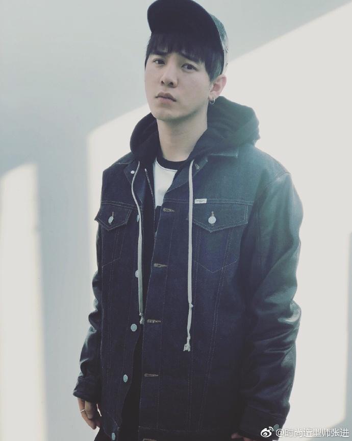 迪丽热巴背后最不可缺少的一个男人,惊呆!颜值竟然这么高