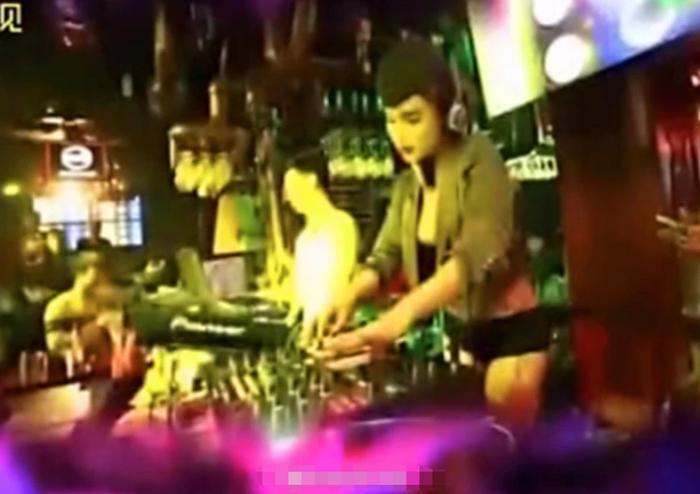 李子柒夜店DJ照遭疯传，当事人曾回应生活所迫，引发网友怜惜