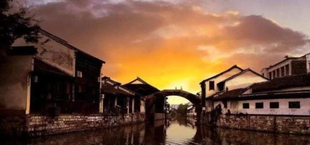 南浔古镇,历史悠久,被誉为丝绸之府