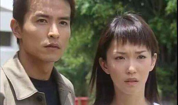 48岁范文芳近照曝光,肤白貌美气质佳,与老公李铭顺幸福恩爱