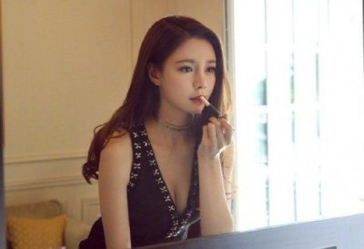 ​沈梦辰爸妈近照曝光，妈妈长相甜美，网友：沈梦辰整没整一目了然