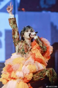 ​华晨宇发型大合集，各种发型完美驾驭，还得是华晨宇……