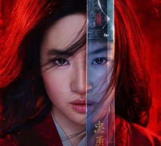 ​刘亦菲花木兰的妆容很好的还原了：当窗理云鬓，对镜帖花黄