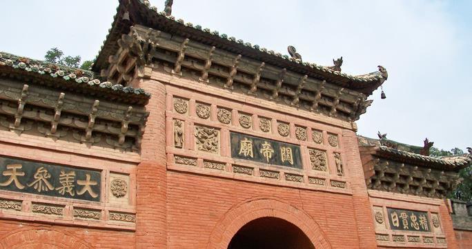 曹操对关羽高官厚？，为何关羽只追随刘备，关羽死后曹操给出答案